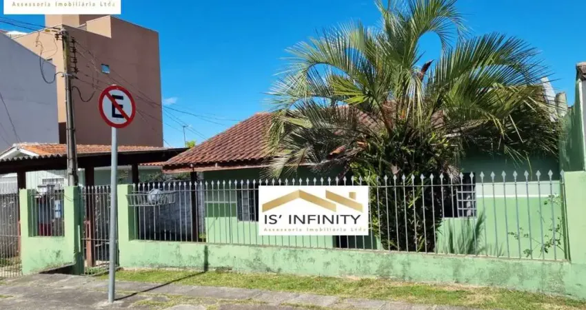 Vende-se terreno amplo com duas casas /bairro boneca do iguaçu,r$699mil