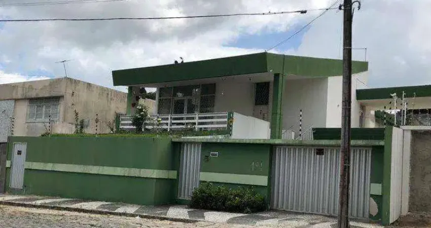 Casa com 4 dormitórios à venda por R$ 1.400.000,00 - Lauritzen - Campina Grande/PB