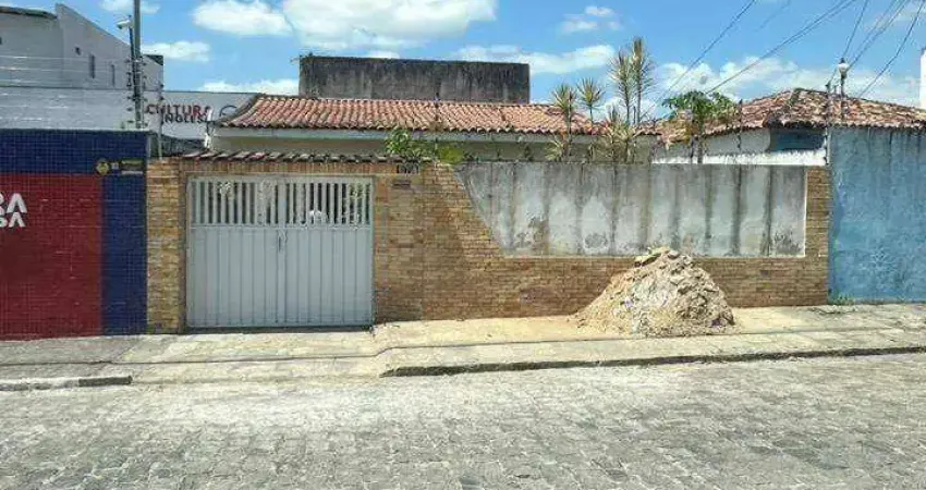 Casa com 3 quartos à venda na Rua João Francisco da Mota, Catolé, Campina Grande