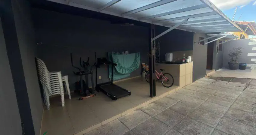 Casa com 3 dormitórios à venda, 249 m² por R$ 900.000,00 - Catolé - Campina Grande/PB