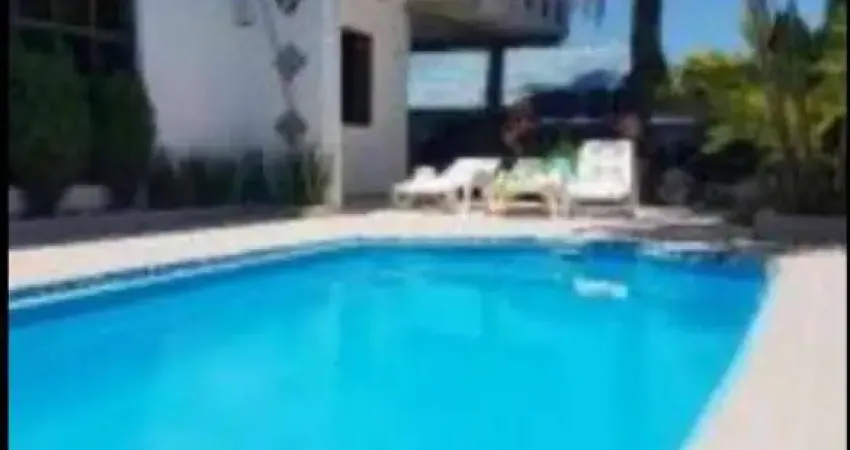 Casa com 3 quartos à venda na Rua Santos Dumont, Centro, Guaratuba