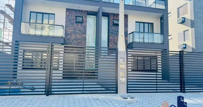 Triplex com piscina e móveis planejados a 150 metros do mar praia de leste!