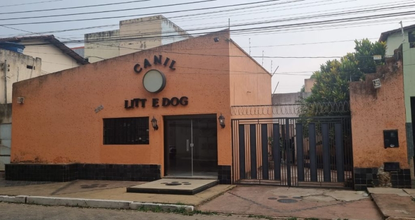 Casa Comercial à Venda – Bairro São Pedro, Rua Ibituruna