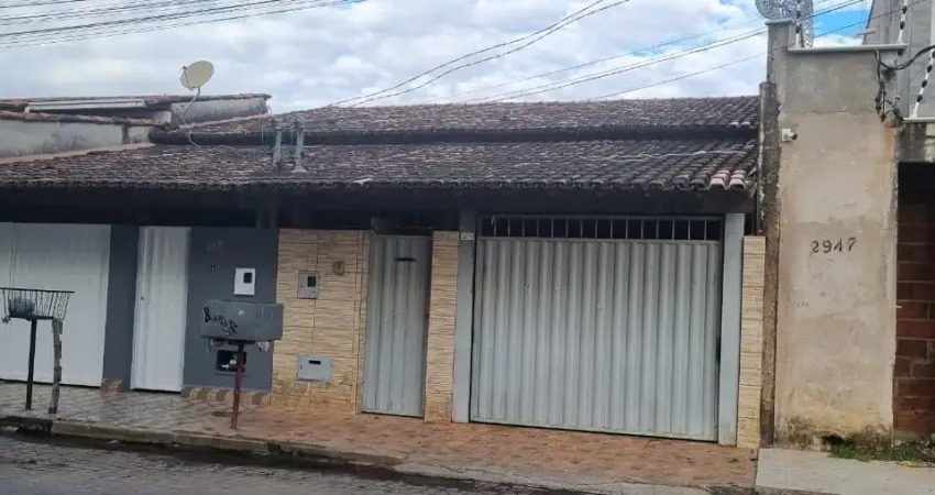 Casa à Venda – Rua Esmeralda- Vila Isa, Governador Valadares