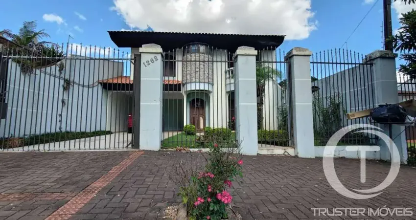 Sobrado Residencial/Comercial no Centro: 3 salas, 1 Suíte + 2 Quartos