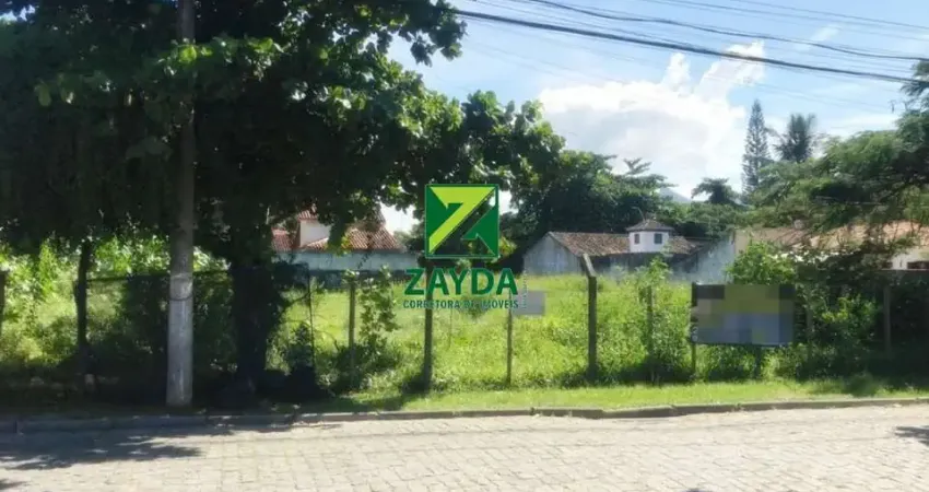 Terreno comercial em frente à Rodovia Amaral Peixoto, no Centro de Barra de São João/RJ.