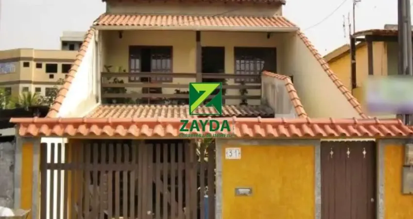 Casa à venda em Rio das Ostras-RJ, no bairro Recanto, com 4 quartos, 2 salas, 3 banheiros e 132m² de área