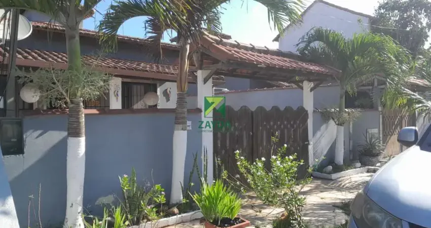 Casa linear com 02 quartos e piscina, no Condomínio Verão Vermelho, em Unamar - Cabo Frio.