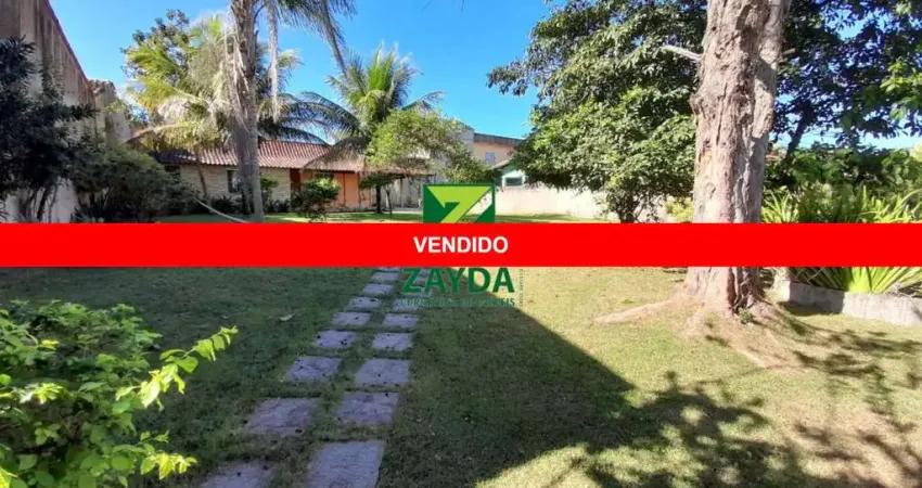 Casa à venda em casimiro de abreu-rj, barra de são joão: 2 quartos, 1 suite, 1 sala, 1 banheiro, 2 vagas de garagem, 600 m².
