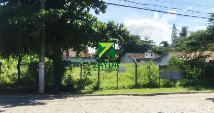 Terreno comercial em frente à Rodovia Amaral Peixoto, no Centro de Barra de São João/RJ.