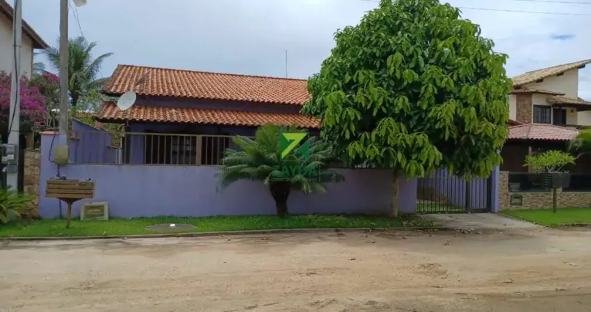 Casa à venda em Cabo Frio-RJ, bairro Orla 500 (Tamoios) com 3 quartos, 1 suíte e 193m² de área. Venha conferir!