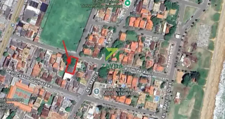 Terreno na quadra da praia no Centro de Barra de São João