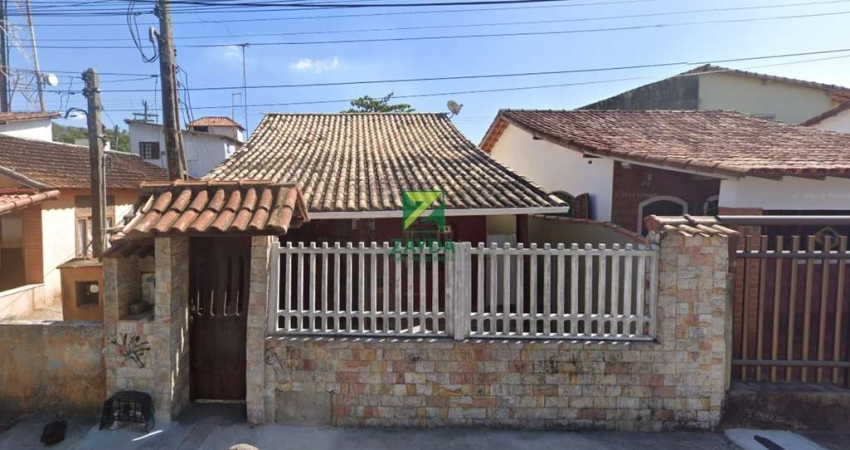 Oportunidade imperdível de casa linear com quintal à venda no Centro de Barra de São João.