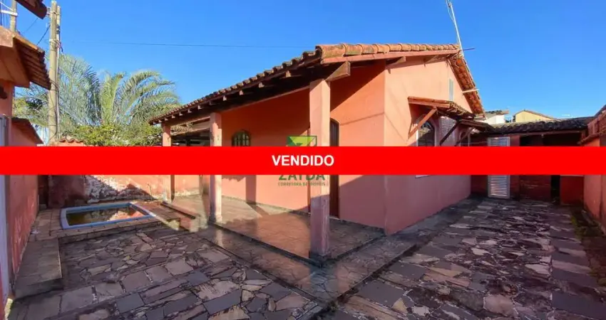 Casa à venda em barra de são joão-rj: 2 quartos, piscina, churrasqueira!