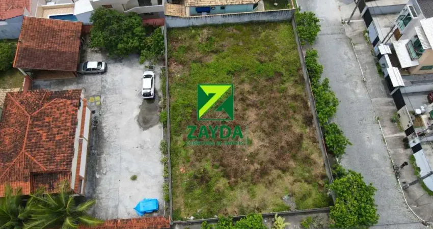 Terreno murado de esquina, com 600m² de área total à venda em Barra de São João, no bairro Peixe Dourado II.