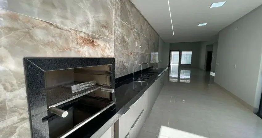 Casa à venda de 3 suítes com piscina de 153,00 m² no Jardim Atlântico.