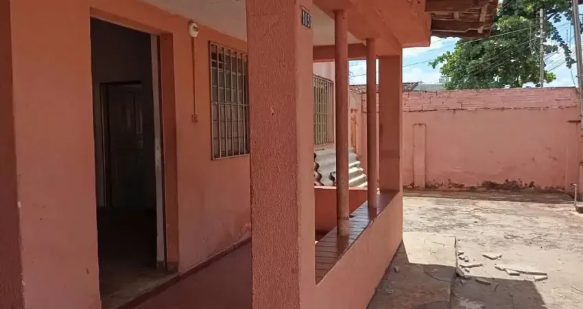 Casa com 3 quartos à venda na Rua das Bandeiras, Rodoviário, Goiânia