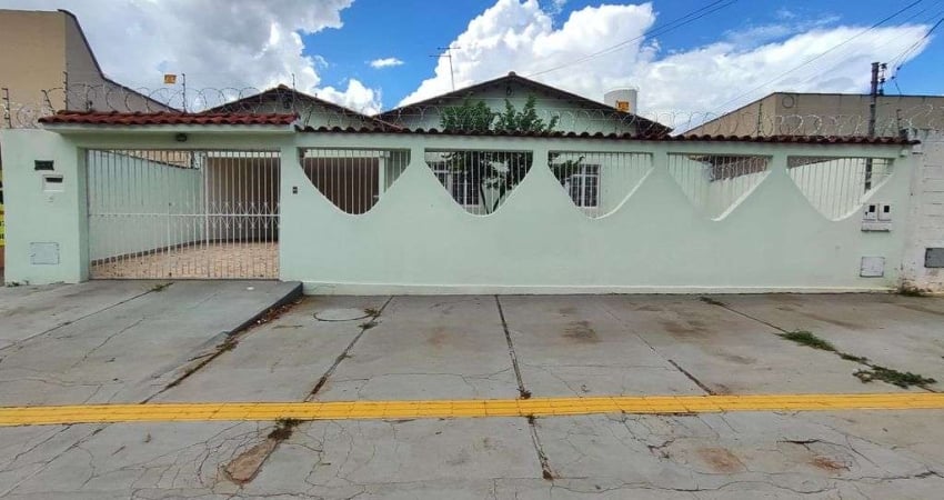 casa 3 quartos, avenida comercial, setor Santa Genoveva.