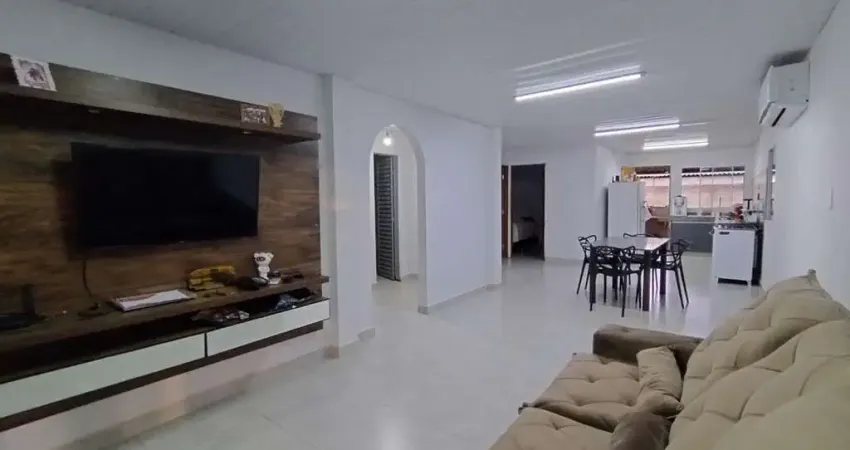 Casa com 3 quartos à venda na Avenida Francisco Bibiano, 20, Setor Urias Magalhães, Goiânia