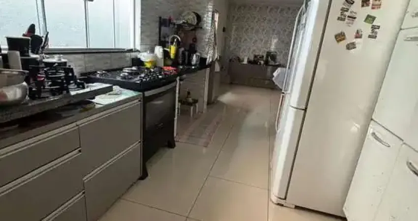Casa à Venda com 3 quartos, sendo 1 suíte de 178,00 m² no Resid. Monte Carlo.