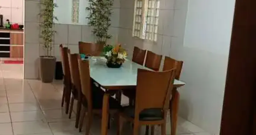 Casa 3 quartos sendo 1 suíte, 200,00 m² no itapoã 2 - Aparecida de Goiânia.