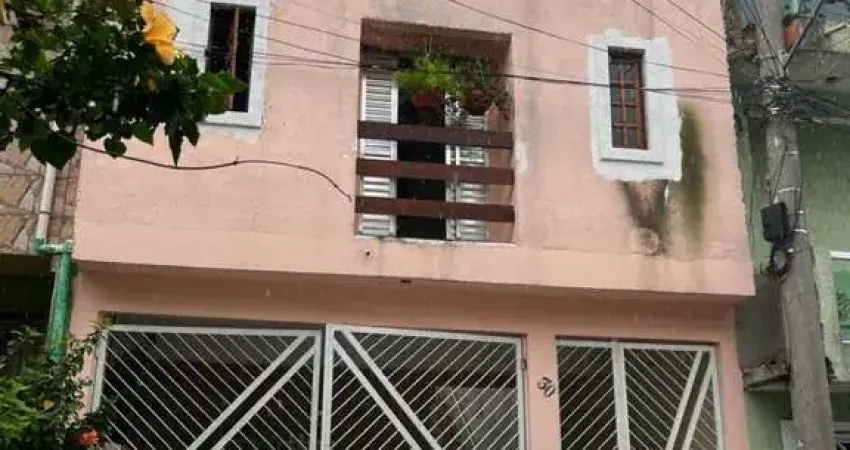 Casa a venda com 03 dormitórios na Fazenda da Juta por apenas R$ 325.000,00