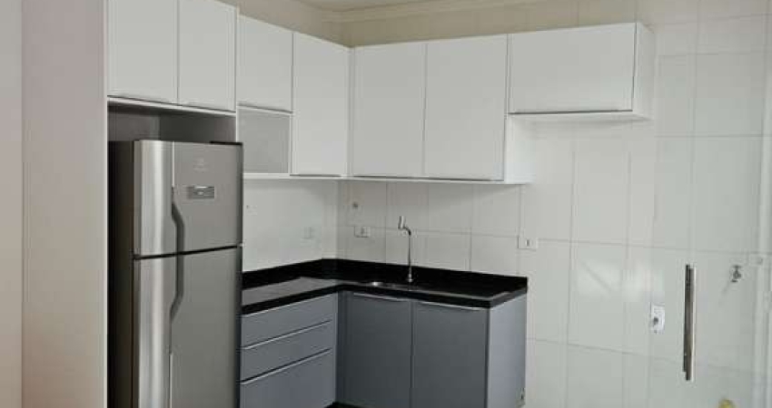 Apartamento à venda em Santo André - Parque Oratório  2 quartos, 1 suíte, 2 salas, 2 banheiros, 1 vaga, 75m².