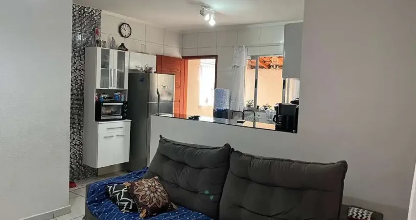 Imperdível casa à venda em São Paulo-SP, no Jardim Santo André: 2 quartos, 2 banheiros, 5 vagas e 120m²!
