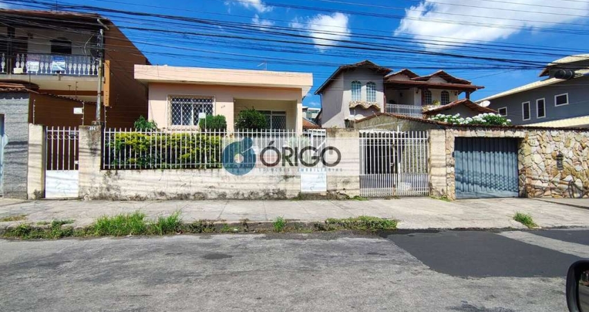 Casa em lote de 360m2 - 5 quartos - Suíte - 3 Banheiros - 2 vagas cobertas