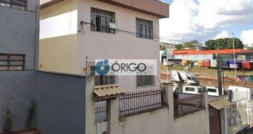 Prédio Individual - 3 Quartos - 82m2 - Vaga Coberta no Pilotis