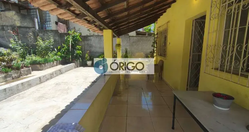 Casa  em excelente localização - lote 360m² - 3 quartos - suíte - 6 vagas