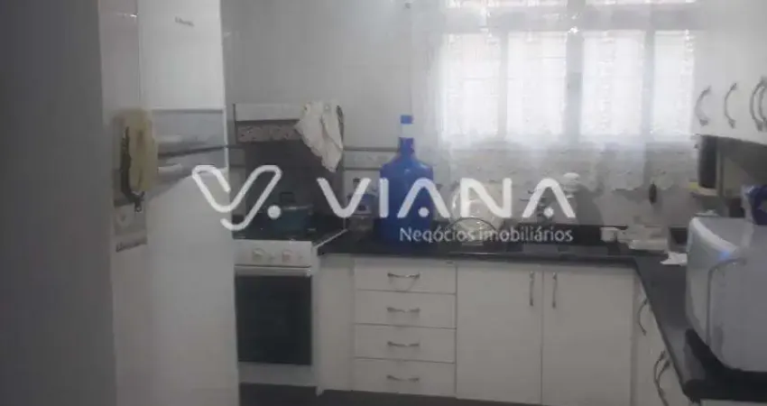 Casa Assobradada à Venda com 3 Quartos no Bairro Vila Camilópolis em Santo André !