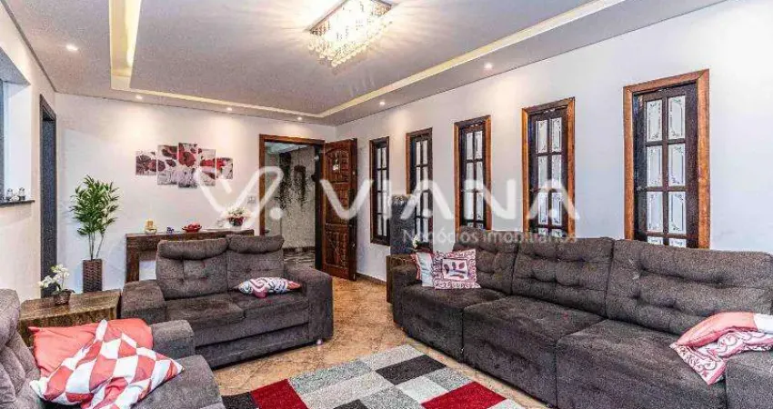 Casa Térrea à Venda com 3 Dormitórios no Bairro Mauá em São Caetano do Sul