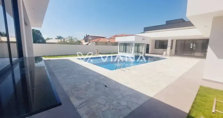 Casa Térrea Nova à Venda em Condomínio Fechado com 4 Suítes na Cidade de Itú /SP.