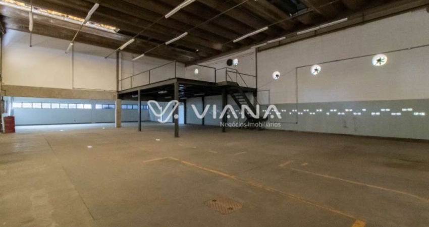 Galpão 2000m² com Doca para Alugar Bairro Jardim Alice Barueri SP