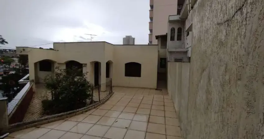 Casa Assobrada 3 dormitórios para Venda e Locação no Bairro Campestre em Santo André