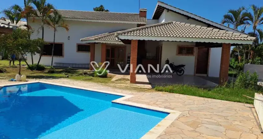 Casa Linda em Condomínio Fechado com 3 Quartos na Cidade de Itu