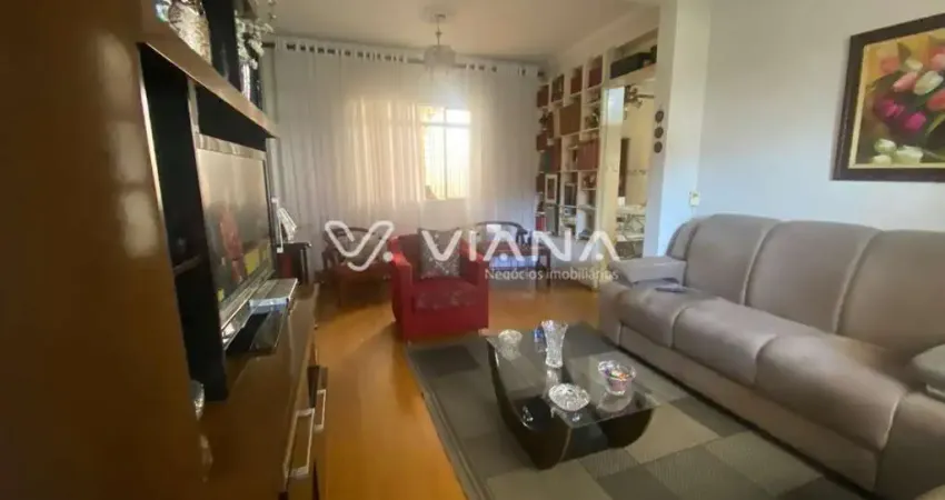 Casa Térrea Antiga com 3 Dormitórios à Venda na Vila Bela em São Paulo
