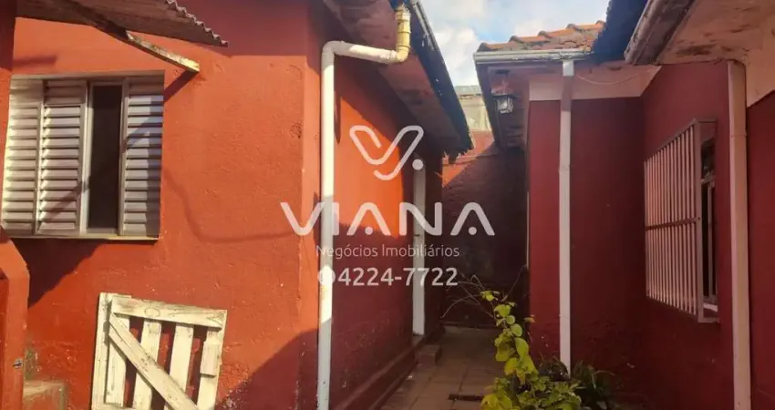 Ótimo terreno com casa antiga em rua tranquila em São Caetano