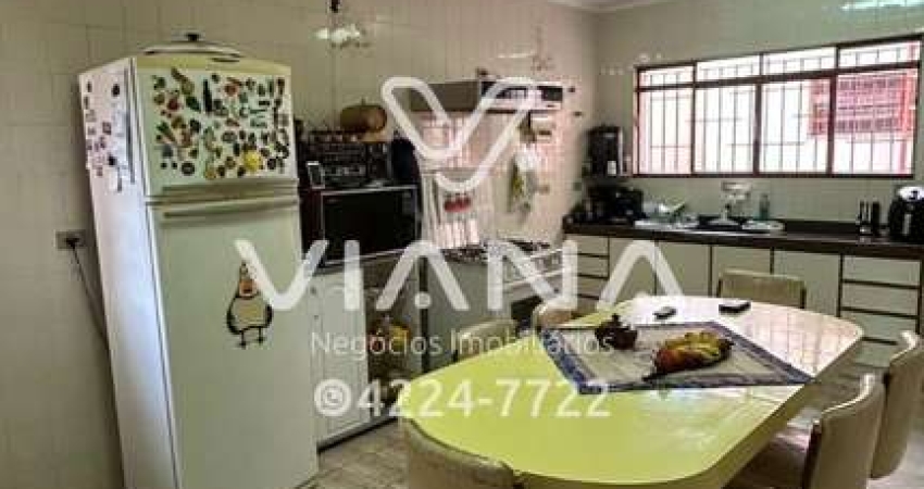 Excelente sobrado com 3 quartos, suíte e 5 vagas no Valparaíso Santo André