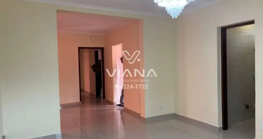 Casa Térrea Espaçosa e Confortável à Venda no Jardim São Caetano em São Caetano do Sul