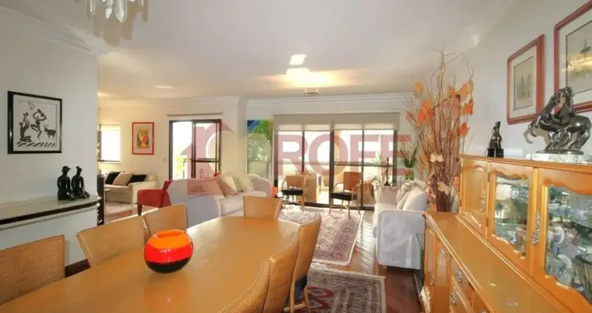 Espaçoso apartamento de 4 quartos (3 suítes) no coração do paraíso