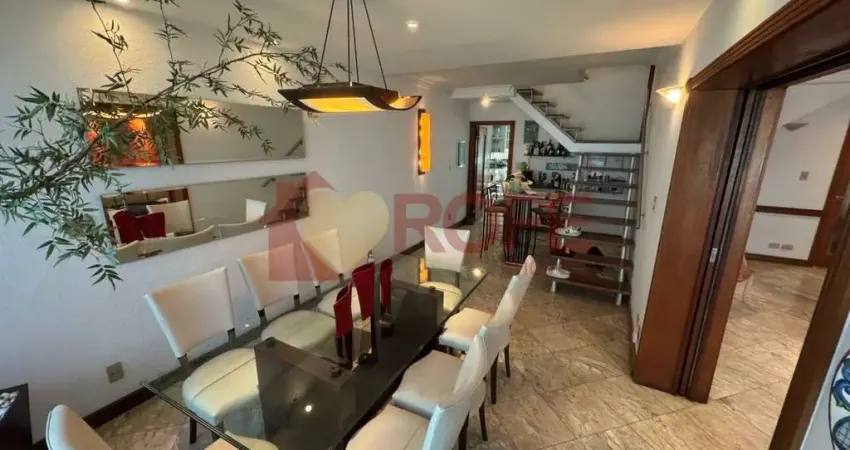 Casa de vila de 201m2, com 4 dorms, sendo 1 suite e 2 vagas, c/ cancela na rua no campo belo