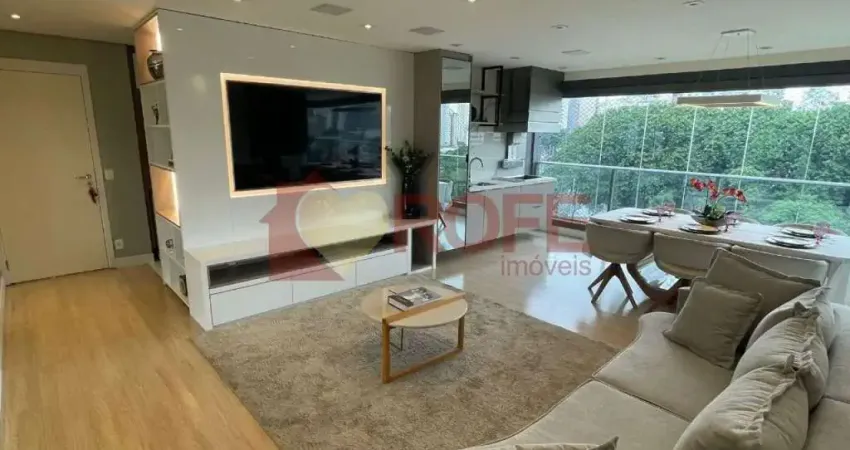 Apartamento de 3 dorms, sendo 1 suite, 2 vagas de garagem, 100% mobiliado, móveis de muita qualidade