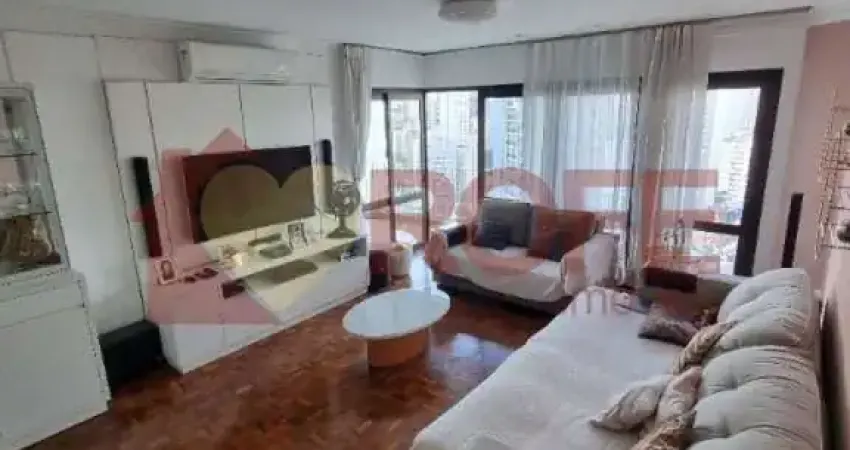 Apartamento de 177m² com 3 suítes e 3 vagas, localizado na melhor região de moema, andar alto com 3