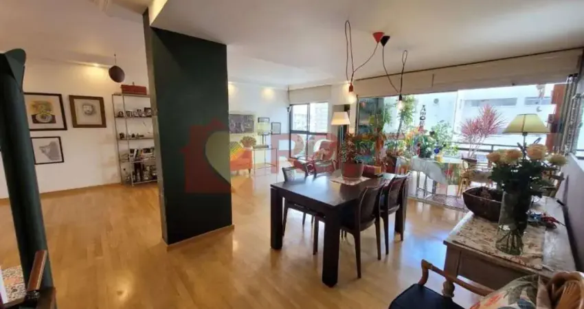 Aapartamento de 125m2, 1 suite, 2 vagas de garagem, lazer excelente, moema