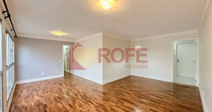 Apartamento com 3 quartos para alugar na Avenida Lavandisca, 538, Moema, São Paulo