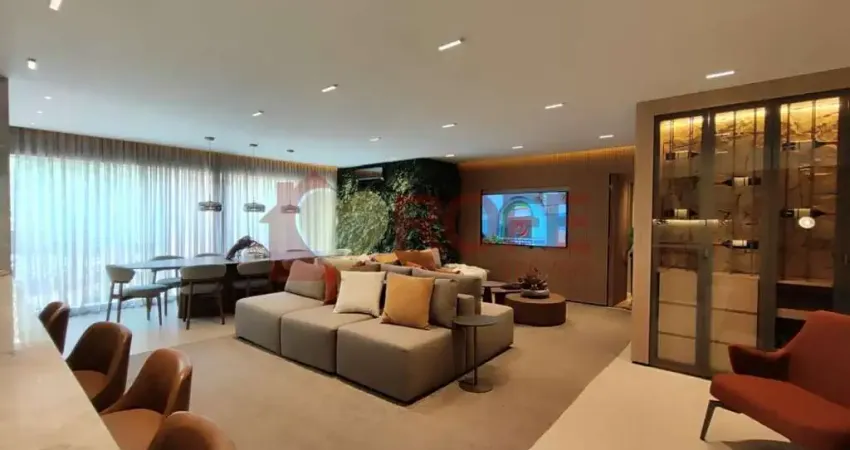 Apartamento 4 dormitórios sendo 3 suítes em localização nobre em moema índios, venham visitar.