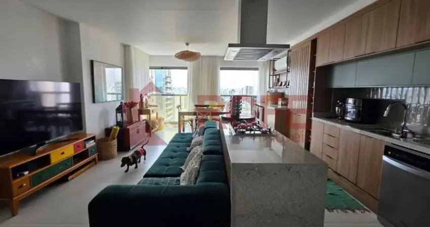 Apartamento á venda de 77m² com 2 dormitorios , sendo 2 suites , 1 vaga de garagem