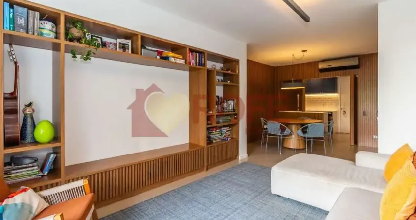 Apartamento com 3 dormitórios, 1 suíte, 2 vagas e com 110m² - Moema